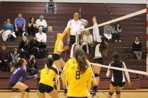 De anza volleyball rallies: The Dons play it close until the fifth and final set