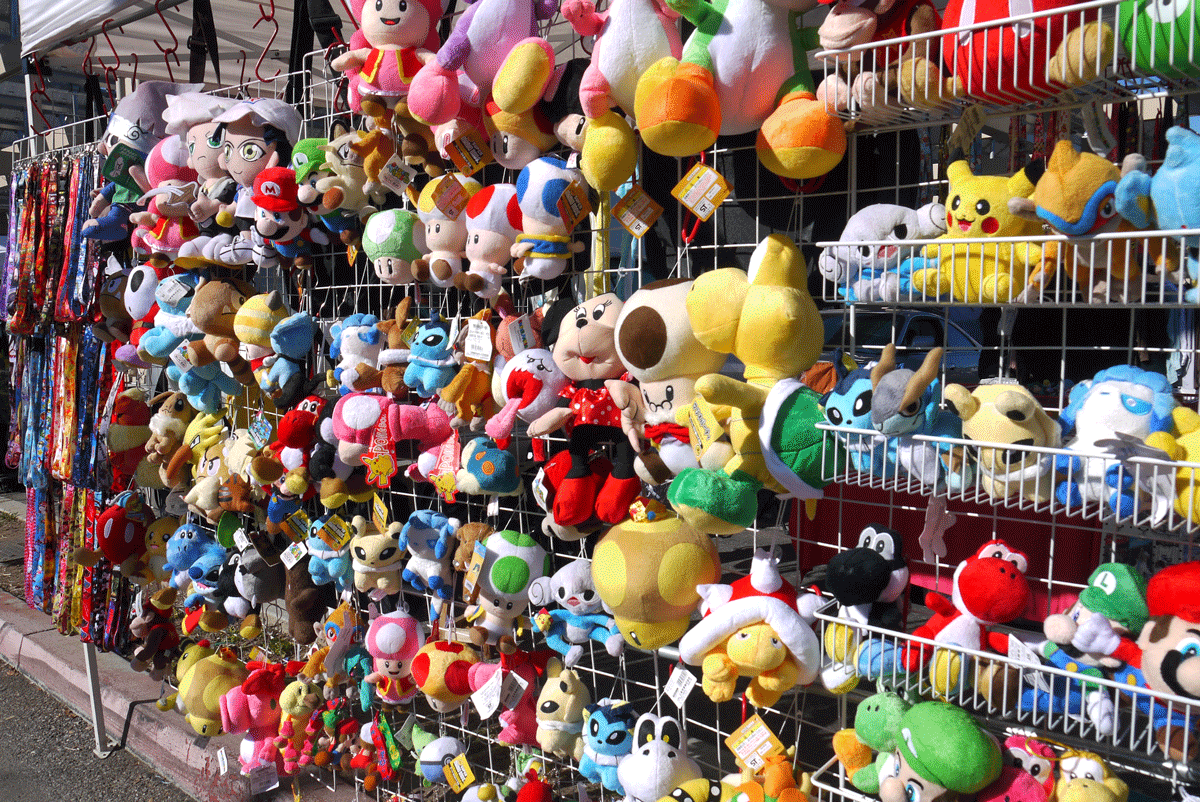 The flea market offers lots of goodies, directed towards the younger crowd in attendance, such as the plush toys that line this vendor’s stall.
