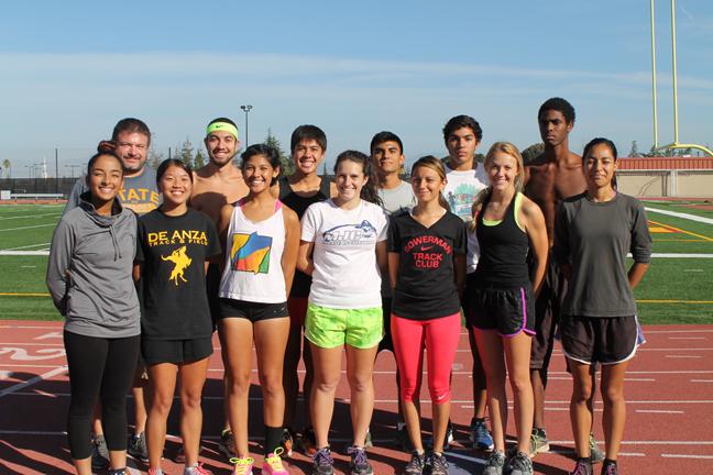 The 2014 De Anza College men’s and women’s cross-country teams
including head coach Nick Mattis (back row, far left). Both the men’s
and women’s teams will be competing in the State Championship
on Saturday, Nov. 22 in Fresno.