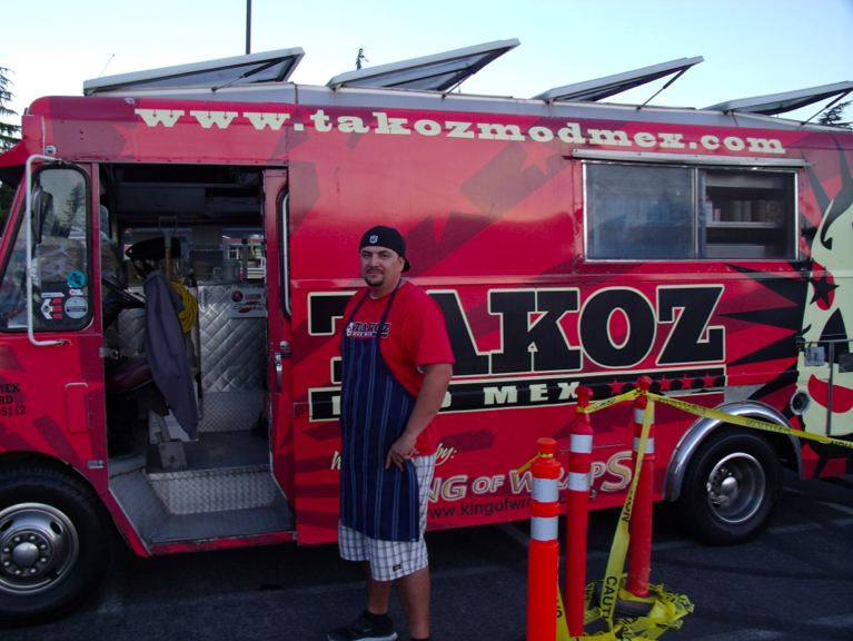 FOOD TRUCKS ON CAMPUS