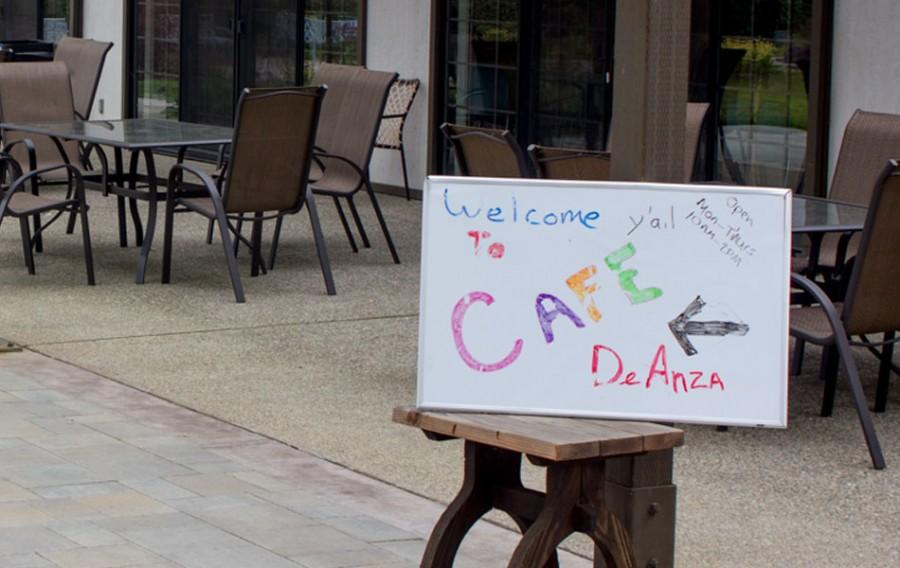 Cafe De Anza: Free coffee and a quiet place to study