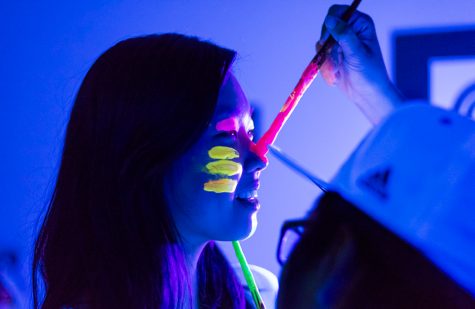 Neon Dance: Good vibes only