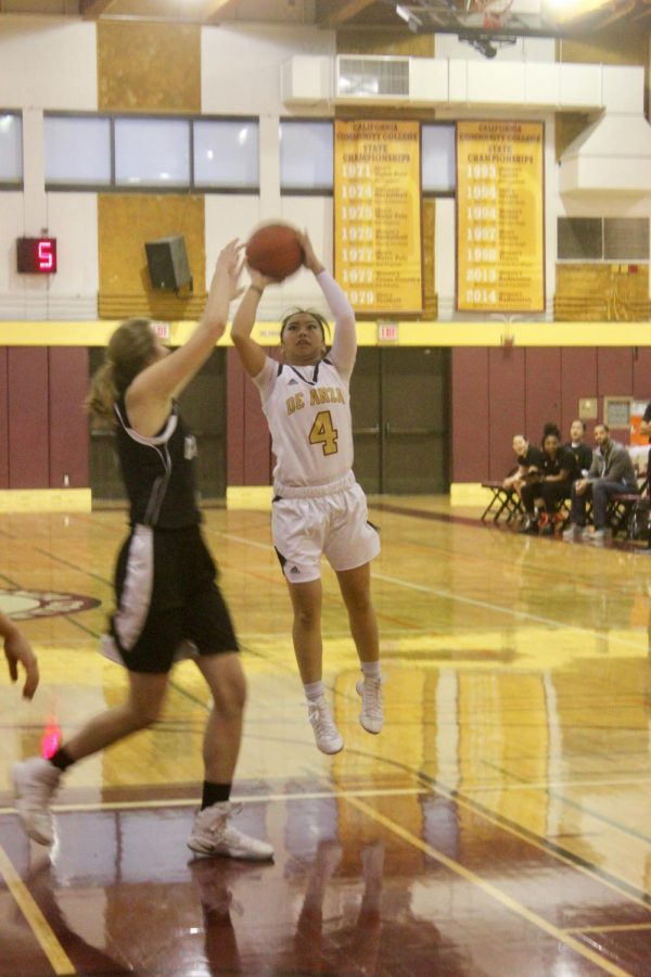 Guard, Doryn Gomez attempts a two-pointer during the De Anza Colleg Dons game against the Cabrillo Seahawks on Wednesday, Jan. 19. The Dons lost 80-43.