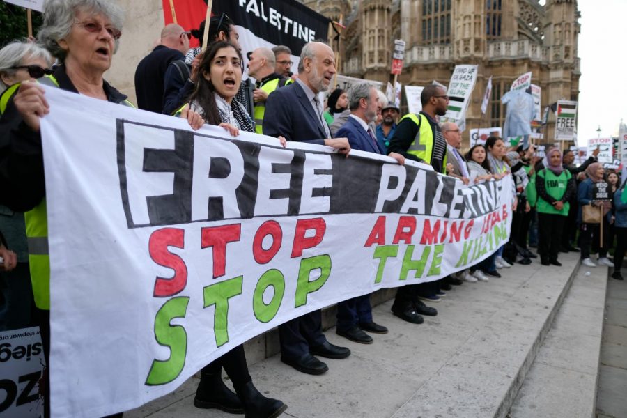 Palestinian solidarity protest outside of British Parliament on June 2018. Source: Alisdare Hickson (Wikimedia Commons)