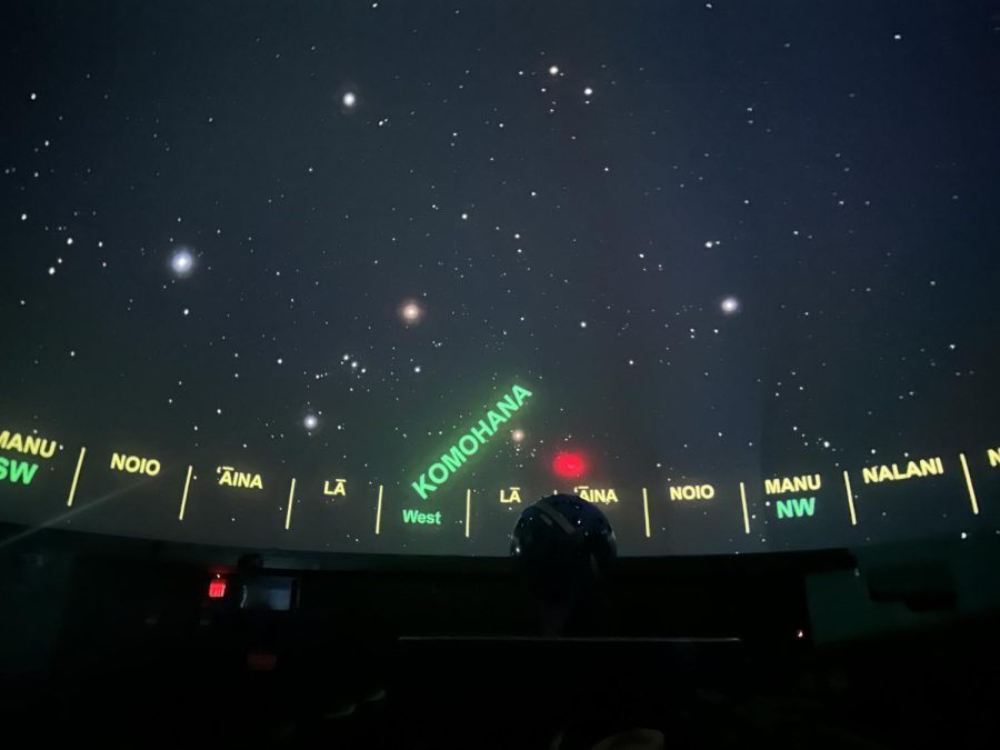 The+Fujitsu+Planetariums+show+Wayfinders+taught+audience+members+how+to+locate+the+Hawaiian+islands+using+the+stars+and+their+fingers+measurements+on+May+13.