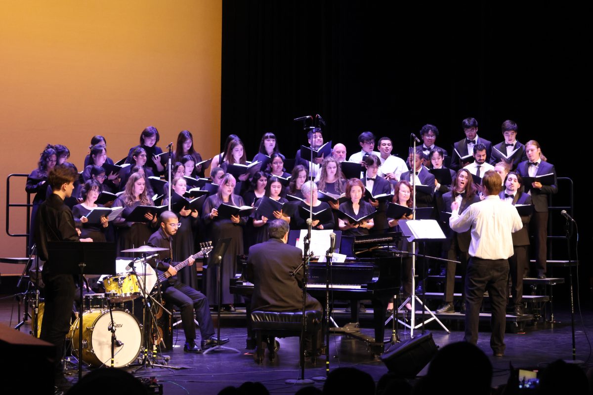 Chorale singers perform with Ilan Glassman on the piano at the VPAC on June 15.