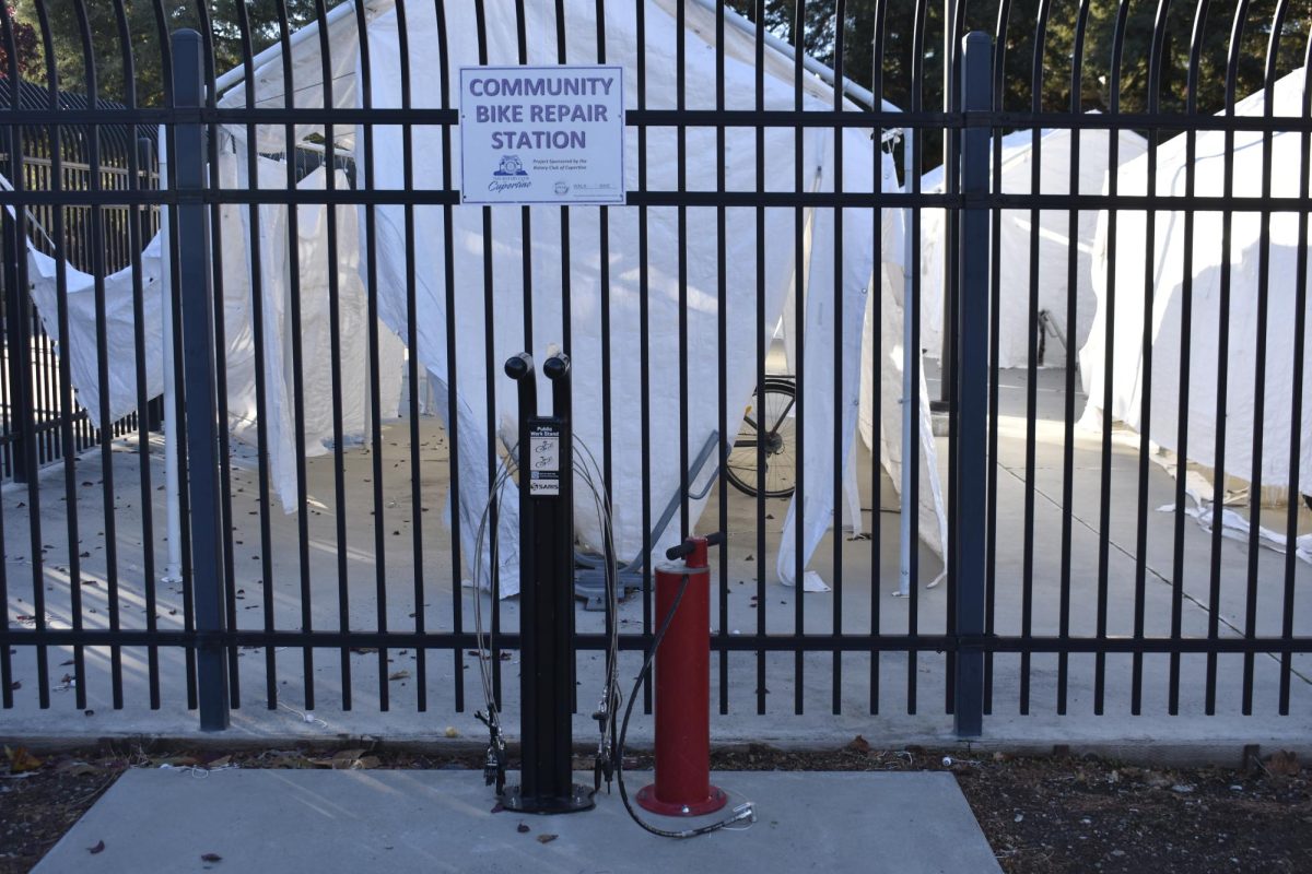 Community bike repair station located In front of the Registration and Student Service Building on Nov. 27.