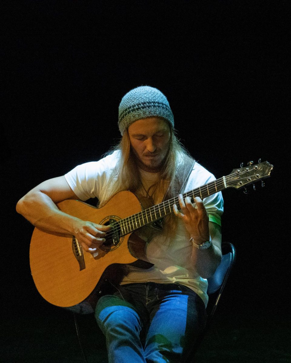 Calum Graham mesmerizes Cupertino with soulful strings